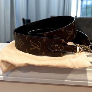 💫 XL Louis Vuitton Monogram and Noir Bandolier strap💫